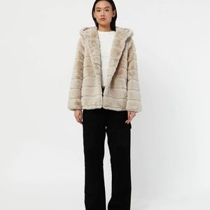 APPARIS Goldie faux fur snap front hooded coat w/pockets/exc cond/XL/latte
